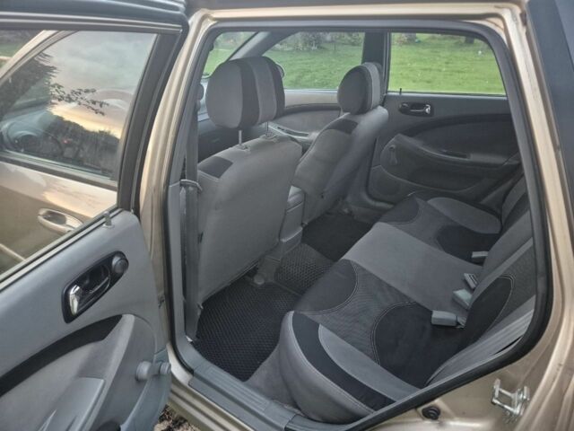 Бежевий Шевроле Лачетті, об'ємом двигуна 1.8 л та пробігом 294 тис. км за 4500 $, фото 5 на Automoto.ua