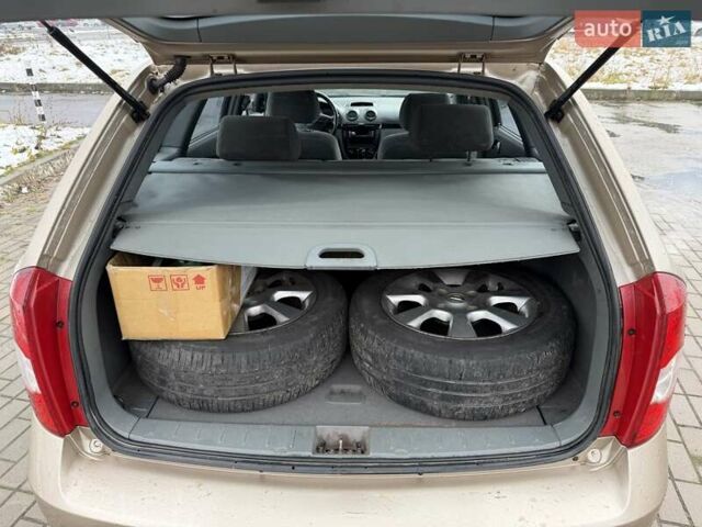 Бежевый Шевроле Лачетти, объемом двигателя 1.8 л и пробегом 220 тыс. км за 3000 $, фото 6 на Automoto.ua