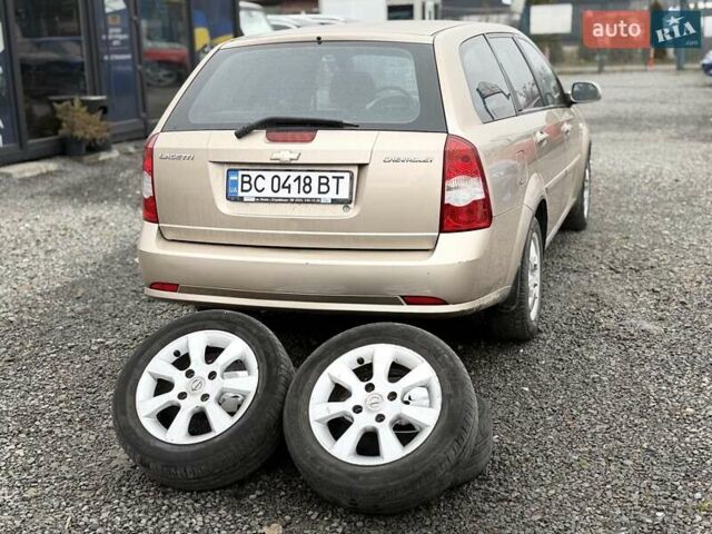 Бежевий Шевроле Лачетті, об'ємом двигуна 1.8 л та пробігом 220 тис. км за 3000 $, фото 4 на Automoto.ua