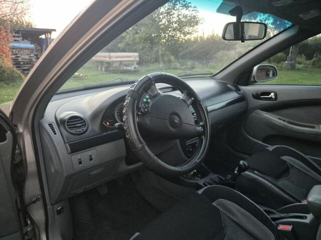 Бежевий Шевроле Лачетті, об'ємом двигуна 1.8 л та пробігом 294 тис. км за 4500 $, фото 4 на Automoto.ua