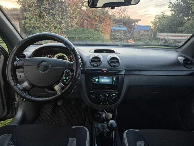 Бежевий Шевроле Лачетті, об'ємом двигуна 1.8 л та пробігом 294 тис. км за 4500 $, фото 8 на Automoto.ua