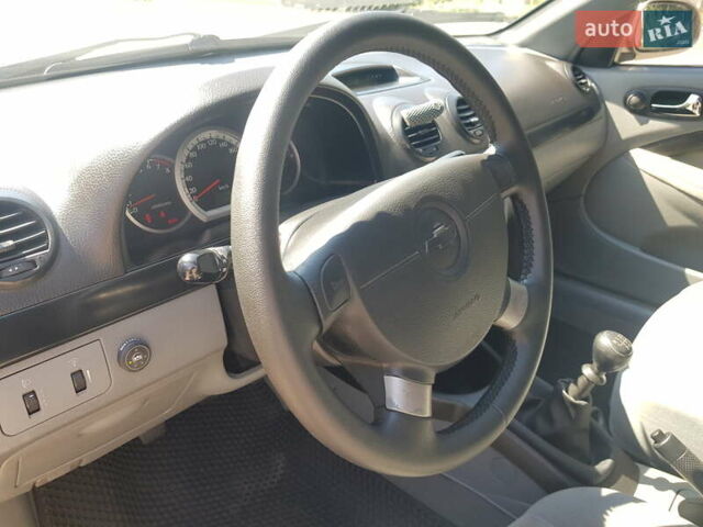 Бежевый Шевроле Лачетти, объемом двигателя 1.8 л и пробегом 120 тыс. км за 5100 $, фото 25 на Automoto.ua