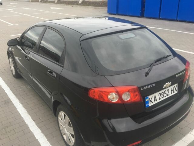 Черный Шевроле Лачетти, объемом двигателя 1.6 л и пробегом 270 тыс. км за 3500 $, фото 4 на Automoto.ua