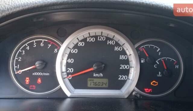 Черный Шевроле Лачетти, объемом двигателя 1.8 л и пробегом 180 тыс. км за 4100 $, фото 9 на Automoto.ua