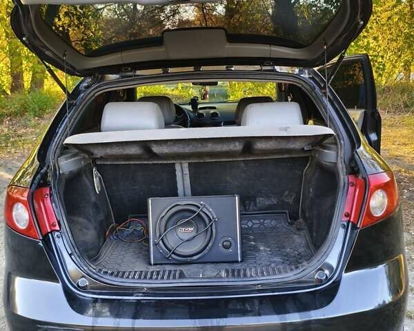 Черный Шевроле Лачетти, объемом двигателя 1.6 л и пробегом 480 тыс. км за 3800 $, фото 9 на Automoto.ua