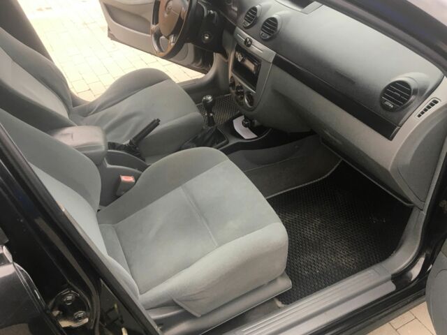 Черный Шевроле Лачетти, объемом двигателя 1.6 л и пробегом 270 тыс. км за 3500 $, фото 7 на Automoto.ua