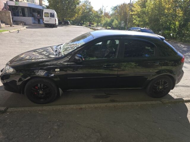 Черный Шевроле Лачетти, объемом двигателя 1.8 л и пробегом 242 тыс. км за 4999 $, фото 4 на Automoto.ua