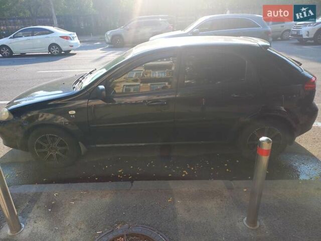 Черный Шевроле Лачетти, объемом двигателя 1.6 л и пробегом 284 тыс. км за 3700 $, фото 2 на Automoto.ua