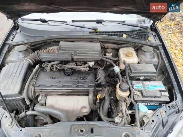 Черный Шевроле Лачетти, объемом двигателя 1.8 л и пробегом 267 тыс. км за 3500 $, фото 5 на Automoto.ua