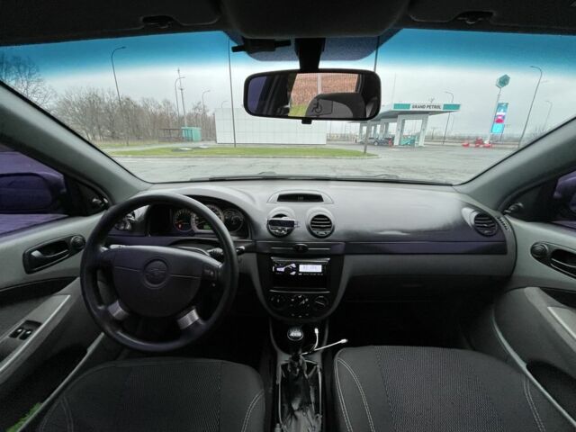 Черный Шевроле Лачетти, объемом двигателя 1.6 л и пробегом 320 тыс. км за 4000 $, фото 6 на Automoto.ua