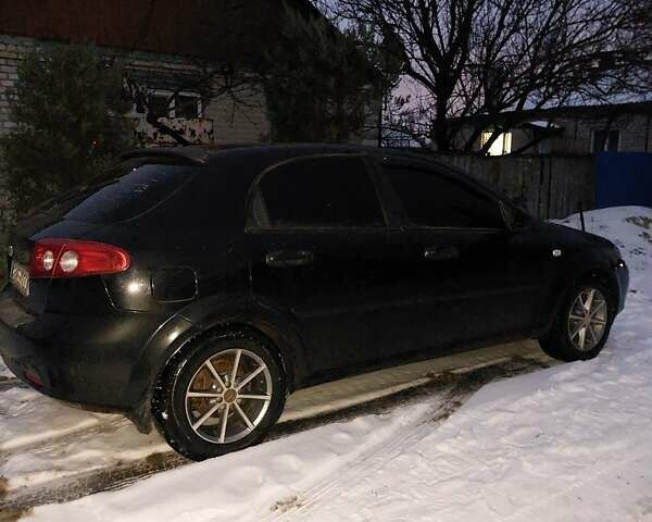 Черный Шевроле Лачетти, объемом двигателя 1.6 л и пробегом 200 тыс. км за 2999 $, фото 2 на Automoto.ua