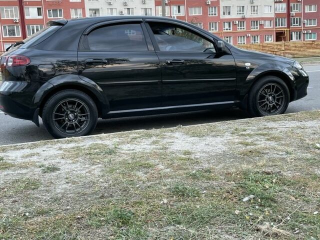 Черный Шевроле Лачетти, объемом двигателя 1.6 л и пробегом 144 тыс. км за 5100 $, фото 5 на Automoto.ua