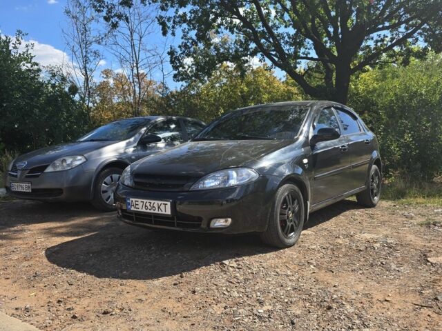 Черный Шевроле Лачетти, объемом двигателя 1.8 л и пробегом 242 тыс. км за 4999 $, фото 1 на Automoto.ua