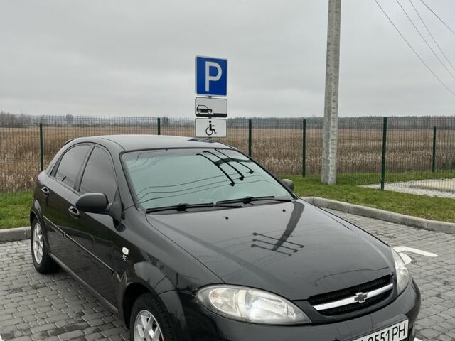 Черный Шевроле Лачетти, объемом двигателя 1.6 л и пробегом 320 тыс. км за 4000 $, фото 1 на Automoto.ua