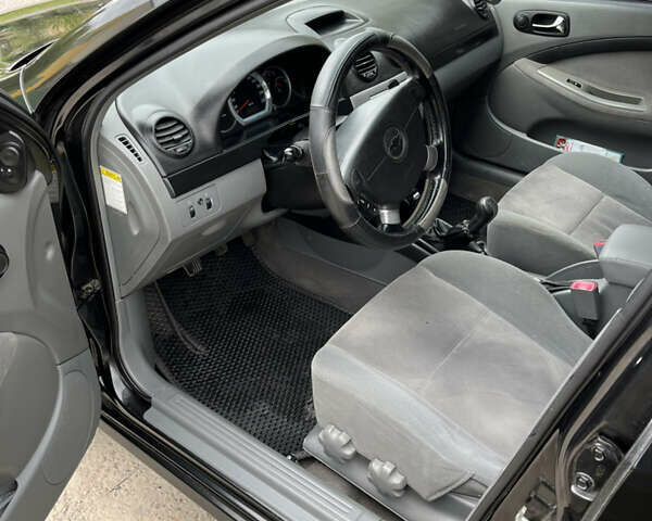 Черный Шевроле Лачетти, объемом двигателя 2 л и пробегом 240 тыс. км за 4900 $, фото 10 на Automoto.ua