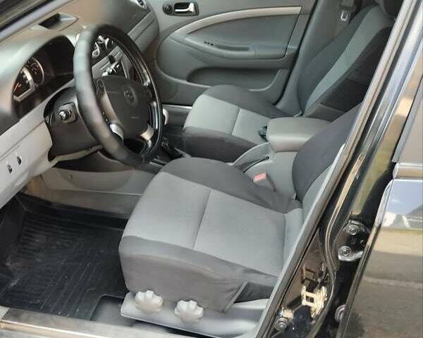 Черный Шевроле Лачетти, объемом двигателя 1.8 л и пробегом 268 тыс. км за 4400 $, фото 3 на Automoto.ua