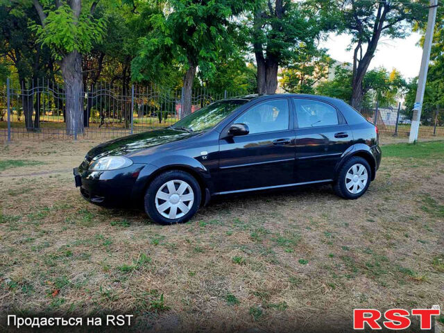 Черный Шевроле Лачетти, объемом двигателя 1.6 л и пробегом 189 тыс. км за 4500 $, фото 2 на Automoto.ua