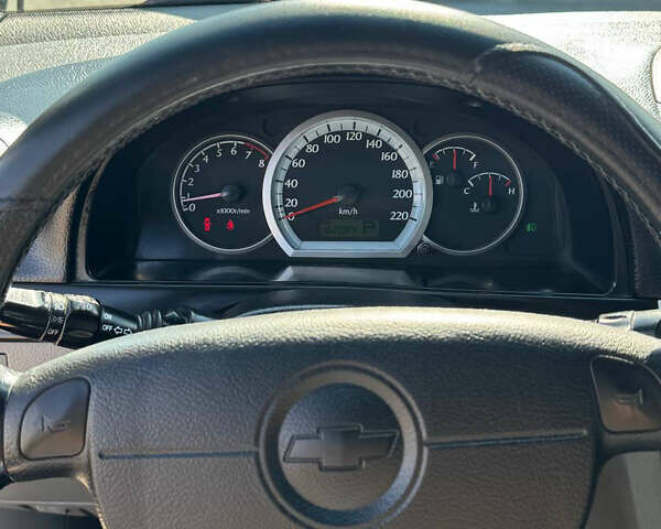 Черный Шевроле Лачетти, объемом двигателя 1.8 л и пробегом 160 тыс. км за 5000 $, фото 8 на Automoto.ua