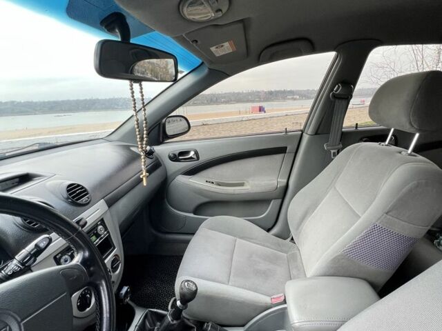 Черный Шевроле Лачетти, объемом двигателя 1.6 л и пробегом 270 тыс. км за 3700 $, фото 12 на Automoto.ua