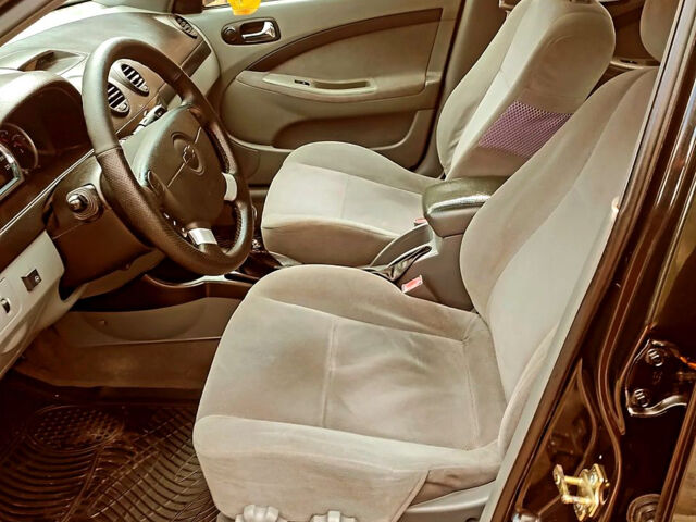 Черный Шевроле Лачетти, объемом двигателя 1.6 л и пробегом 189 тыс. км за 4500 $, фото 8 на Automoto.ua