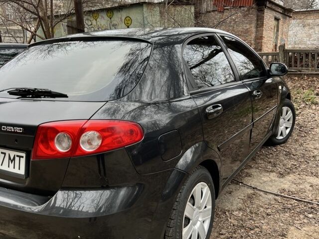 Черный Шевроле Лачетти, объемом двигателя 1.6 л и пробегом 270 тыс. км за 3700 $, фото 2 на Automoto.ua