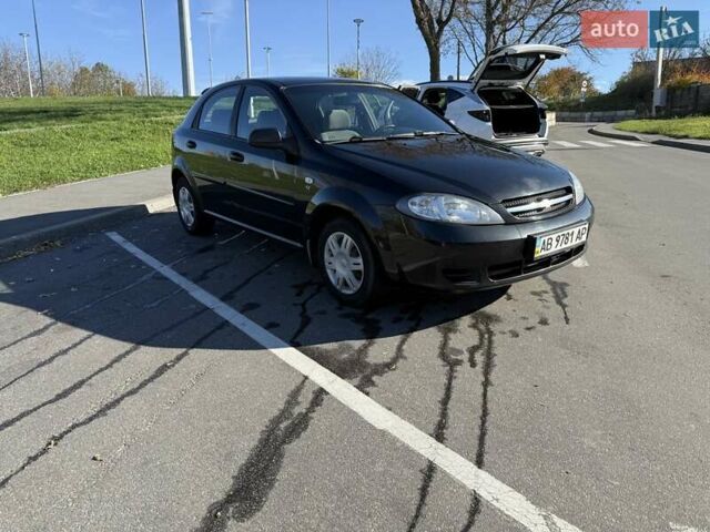 Черный Шевроле Лачетти, объемом двигателя 1.6 л и пробегом 140 тыс. км за 4300 $, фото 5 на Automoto.ua
