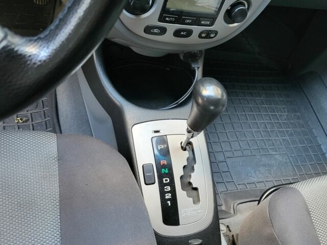 Черный Шевроле Лачетти, объемом двигателя 1.8 л и пробегом 249 тыс. км за 4200 $, фото 4 на Automoto.ua