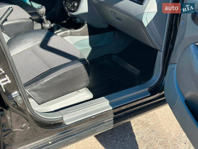 Черный Шевроле Лачетти, объемом двигателя 1.8 л и пробегом 146 тыс. км за 4990 $, фото 34 на Automoto.ua