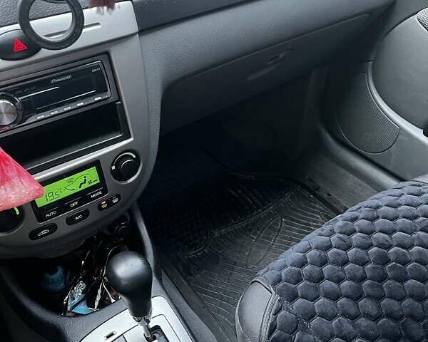 Черный Шевроле Лачетти, объемом двигателя 1.8 л и пробегом 110 тыс. км за 5900 $, фото 7 на Automoto.ua