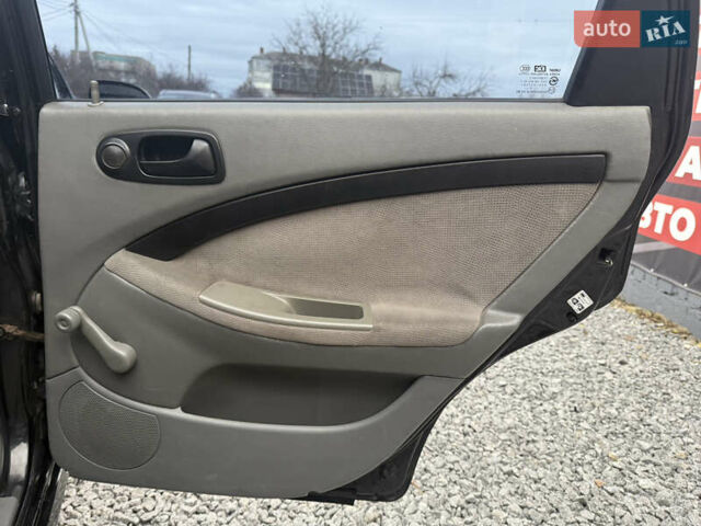 Черный Шевроле Лачетти, объемом двигателя 1.8 л и пробегом 178 тыс. км за 2700 $, фото 7 на Automoto.ua