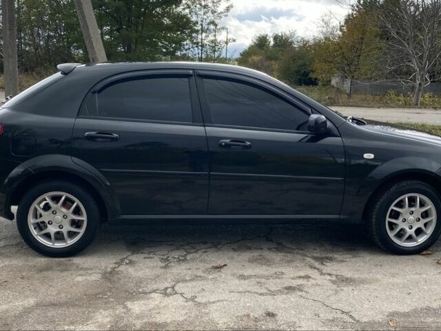 Черный Шевроле Лачетти, объемом двигателя 1.8 л и пробегом 205 тыс. км за 4900 $, фото 4 на Automoto.ua