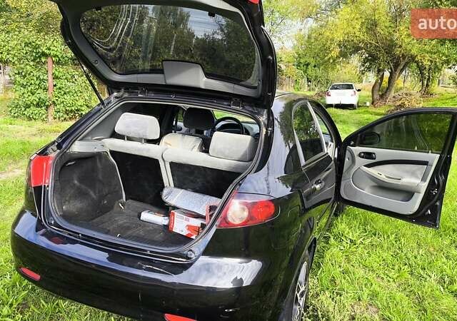 Черный Шевроле Лачетти, объемом двигателя 1.6 л и пробегом 251 тыс. км за 3500 $, фото 13 на Automoto.ua