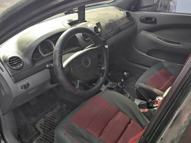 Черный Шевроле Лачетти, объемом двигателя 1.6 л и пробегом 206 тыс. км за 4000 $, фото 4 на Automoto.ua