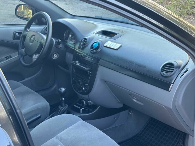 Черный Шевроле Лачетти, объемом двигателя 1.6 л и пробегом 153 тыс. км за 4199 $, фото 5 на Automoto.ua