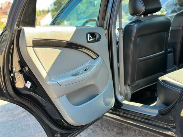 Черный Шевроле Лачетти, объемом двигателя 1.8 л и пробегом 146 тыс. км за 4790 $, фото 16 на Automoto.ua