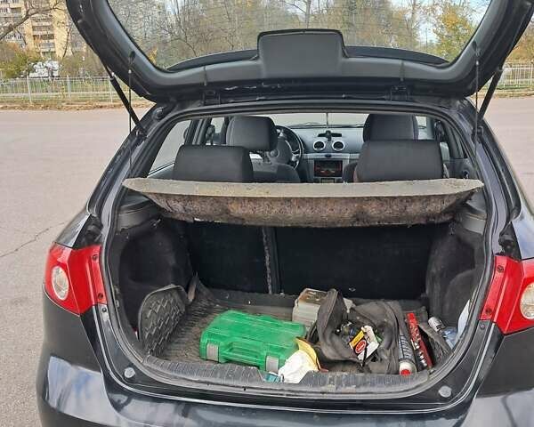 Черный Шевроле Лачетти, объемом двигателя 1.8 л и пробегом 200 тыс. км за 3300 $, фото 16 на Automoto.ua