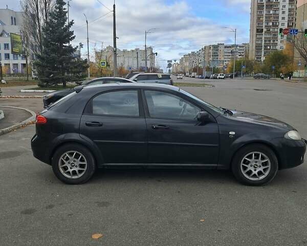 Черный Шевроле Лачетти, объемом двигателя 1.8 л и пробегом 200 тыс. км за 3300 $, фото 5 на Automoto.ua
