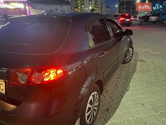 Черный Шевроле Лачетти, объемом двигателя 1.6 л и пробегом 210 тыс. км за 3700 $, фото 4 на Automoto.ua