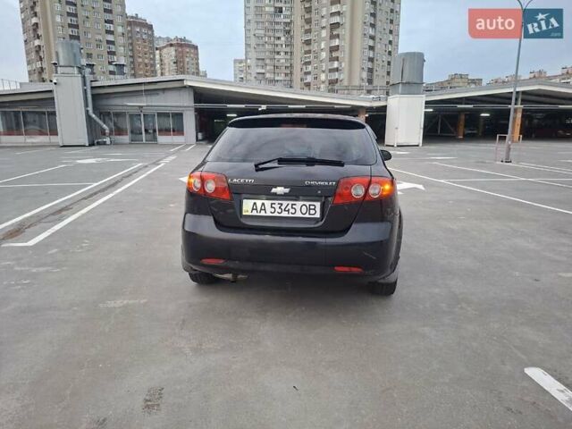 Черный Шевроле Лачетти, объемом двигателя 1.6 л и пробегом 217 тыс. км за 4000 $, фото 5 на Automoto.ua