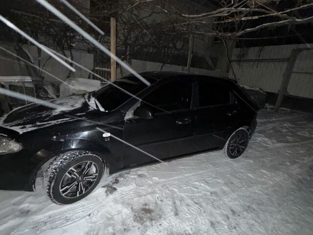 Черный Шевроле Лачетти, объемом двигателя 1.6 л и пробегом 170 тыс. км за 2500 $, фото 2 на Automoto.ua