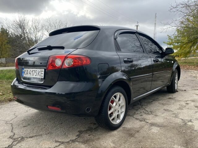 Черный Шевроле Лачетти, объемом двигателя 1.8 л и пробегом 205 тыс. км за 4900 $, фото 5 на Automoto.ua