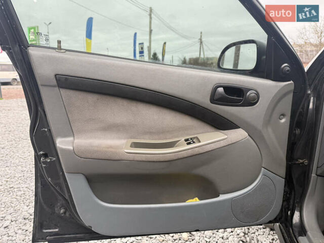 Черный Шевроле Лачетти, объемом двигателя 1.8 л и пробегом 178 тыс. км за 2700 $, фото 9 на Automoto.ua