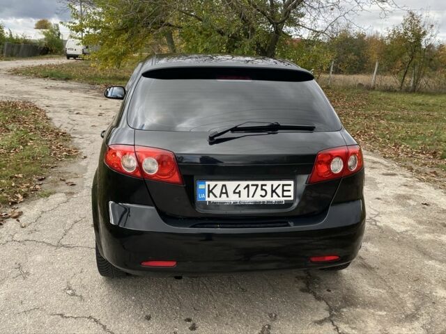Черный Шевроле Лачетти, объемом двигателя 1.8 л и пробегом 205 тыс. км за 4900 $, фото 6 на Automoto.ua