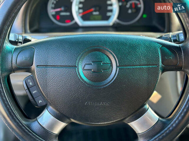 Черный Шевроле Лачетти, объемом двигателя 1.8 л и пробегом 146 тыс. км за 4990 $, фото 31 на Automoto.ua