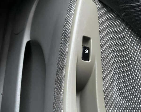 Черный Шевроле Лачетти, объемом двигателя 1.8 л и пробегом 164 тыс. км за 4600 $, фото 4 на Automoto.ua