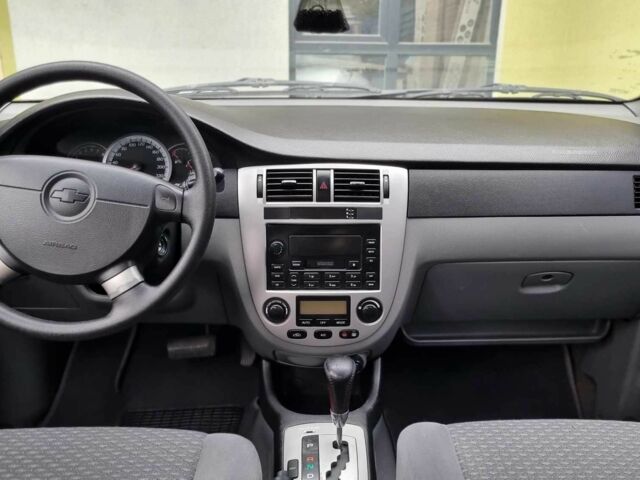 Черный Шевроле Лачетти, объемом двигателя 1.8 л и пробегом 168 тыс. км за 3000 $, фото 4 на Automoto.ua