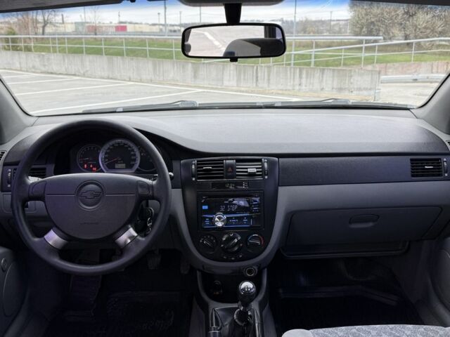 Черный Шевроле Лачетти, объемом двигателя 1.8 л и пробегом 171 тыс. км за 4300 $, фото 3 на Automoto.ua