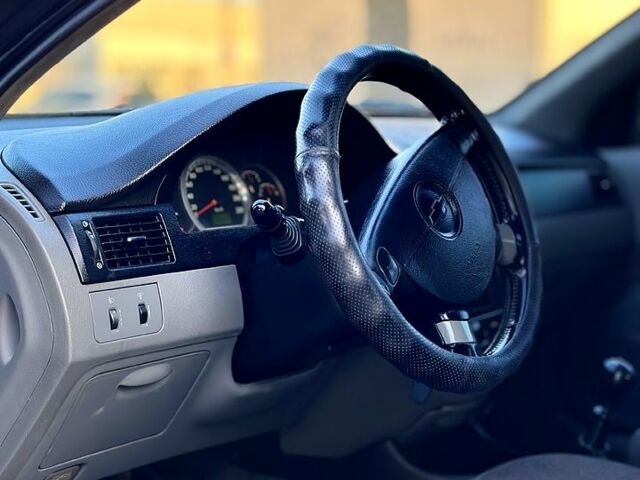 Черный Шевроле Лачетти, объемом двигателя 1.8 л и пробегом 450 тыс. км за 3499 $, фото 8 на Automoto.ua