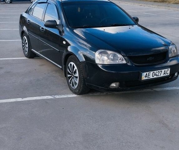 Черный Шевроле Лачетти, объемом двигателя 1.8 л и пробегом 362 тыс. км за 4209 $, фото 5 на Automoto.ua