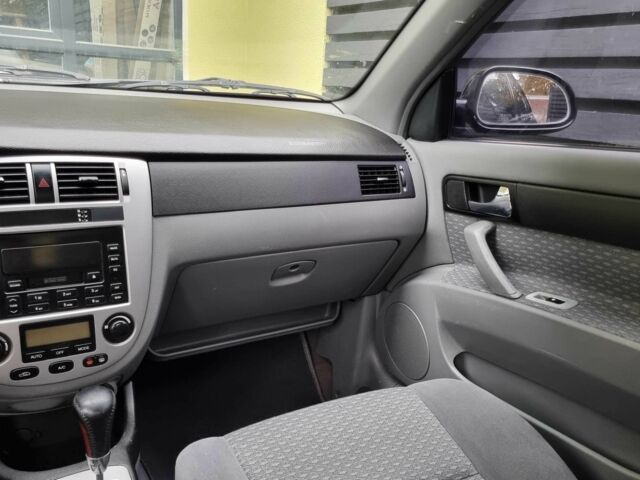 Черный Шевроле Лачетти, объемом двигателя 1.8 л и пробегом 168 тыс. км за 3000 $, фото 3 на Automoto.ua